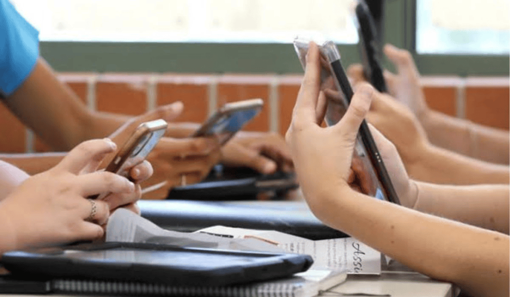 Tabasco analiza reglas para el uso de celulares e inteligencia artificial en&nbsp;escuelas