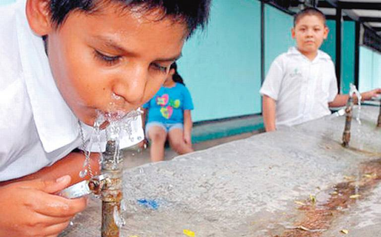 Padres denuncian golpes de calor y desmayos en primaria de&nbsp;Pomoca