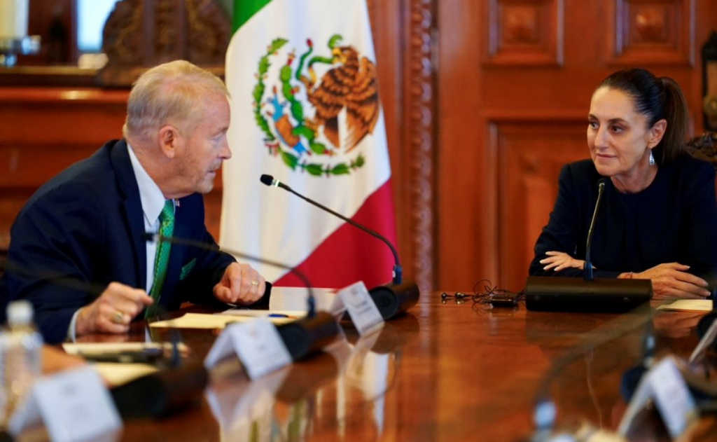 Sheinbaum se reúne con embajador de EU en Palacio Nacional