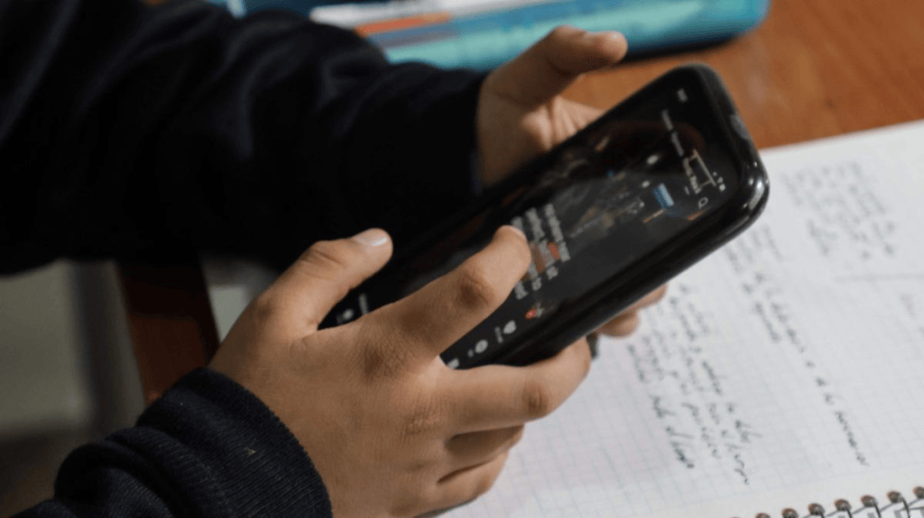 Cada preparatoria de Tabasco definirá sus propias reglas para el uso de&nbsp;celulares