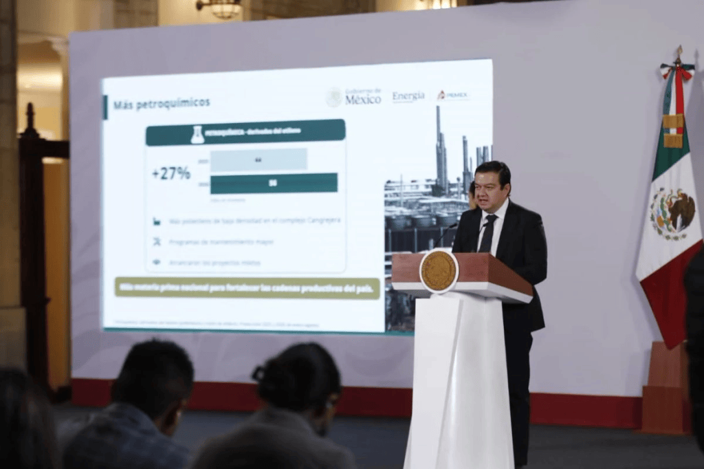 Pemex destaca avances en refinación y producción de combustibles