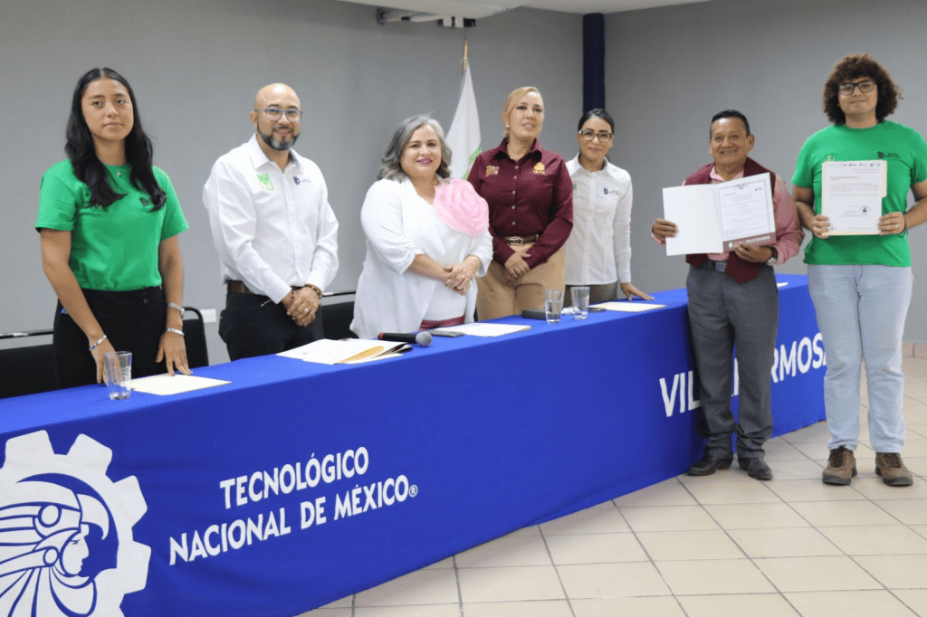 AlfabetizaTec fortalece la educación para adultos con apoyo de estudiantes universitarios